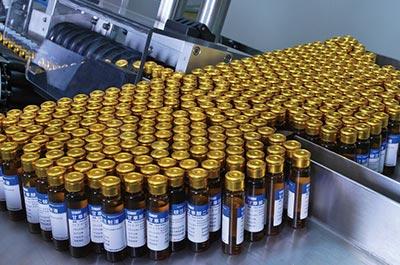 High Speed Horizontal Labeling and Tray Insertion Solution