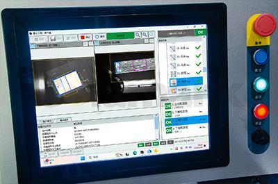 Intelligent Labeling Machine with Robotic Vision Positioning Intelligent Labeling Machine with Robotic Vision Positioning